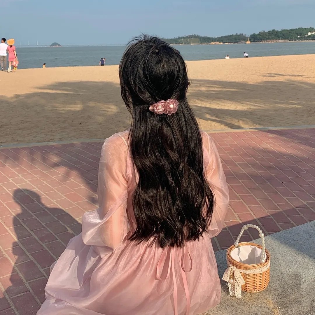 维奥莱特·诺齐埃尔